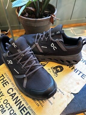 On Cloudwander Waterproof Triple Black Women’s 7.5 EU 38.5 NWOB Trail Sneaker
